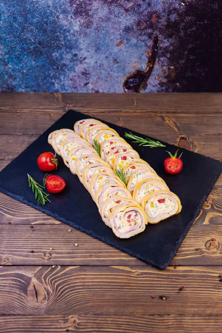 Aperitiv ruladă de cașcaval foto