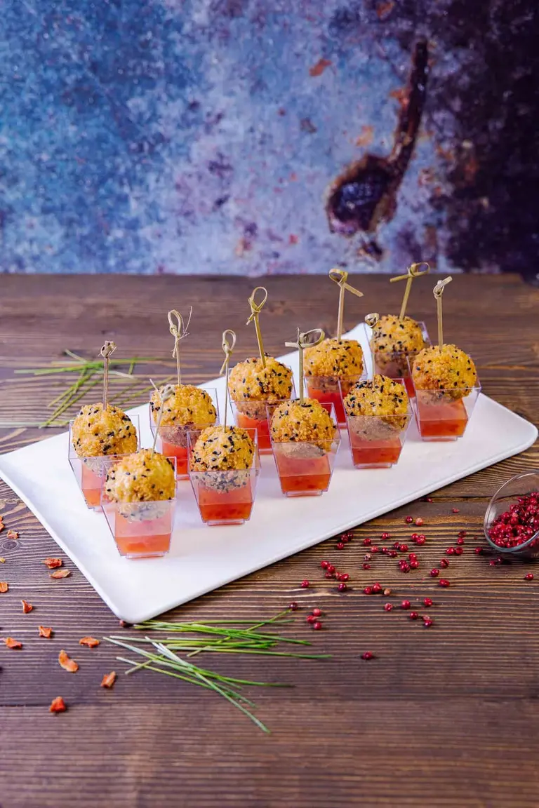 Chifteluțe pui panko cu sos chili foto