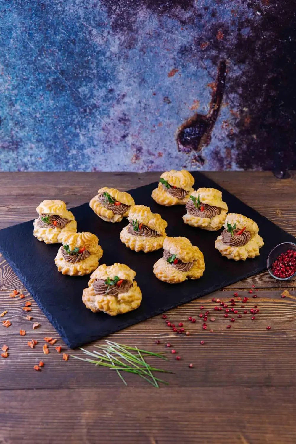 Choux cu pate fin de pui foto