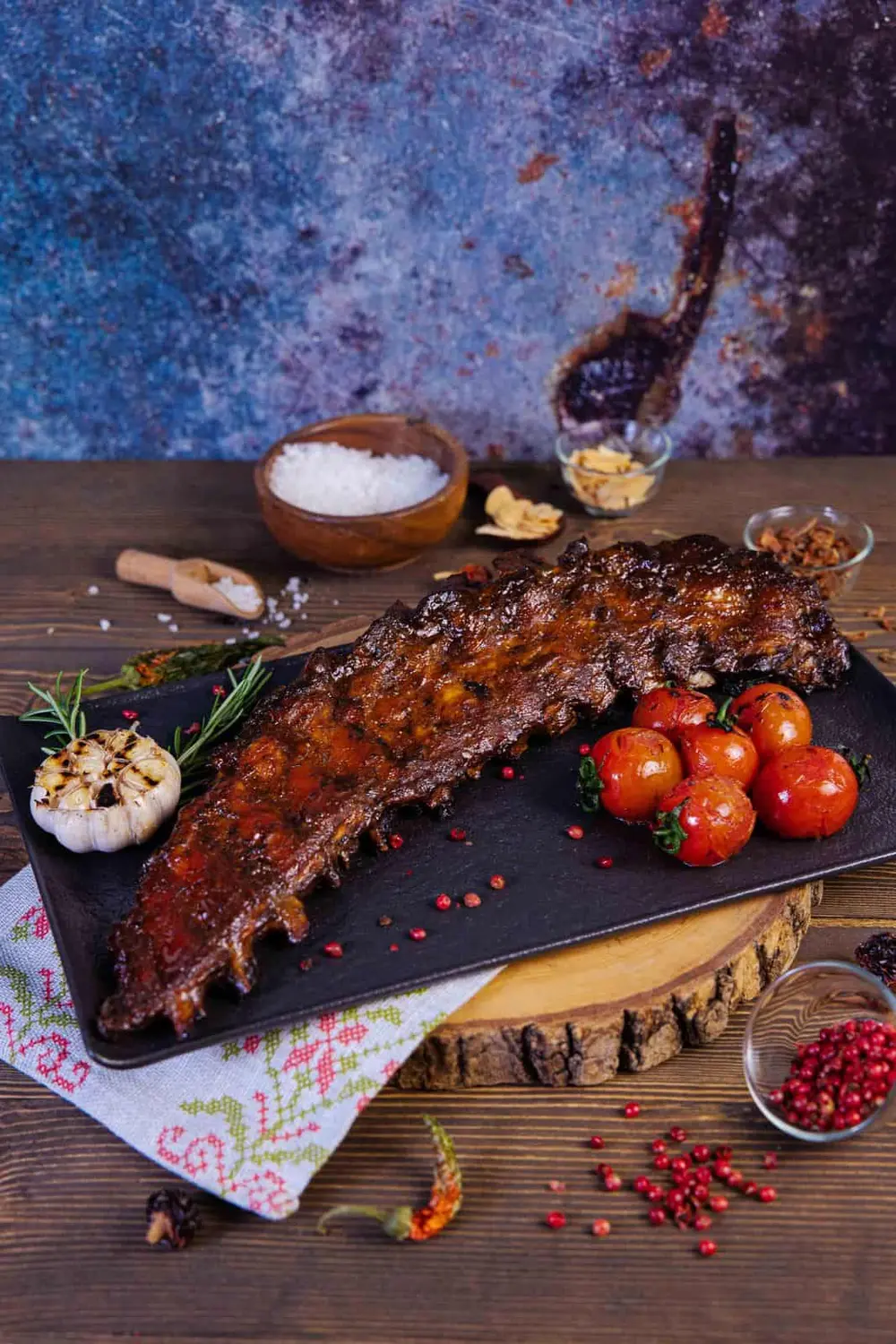 Costițe de porc în sos barbeque foto