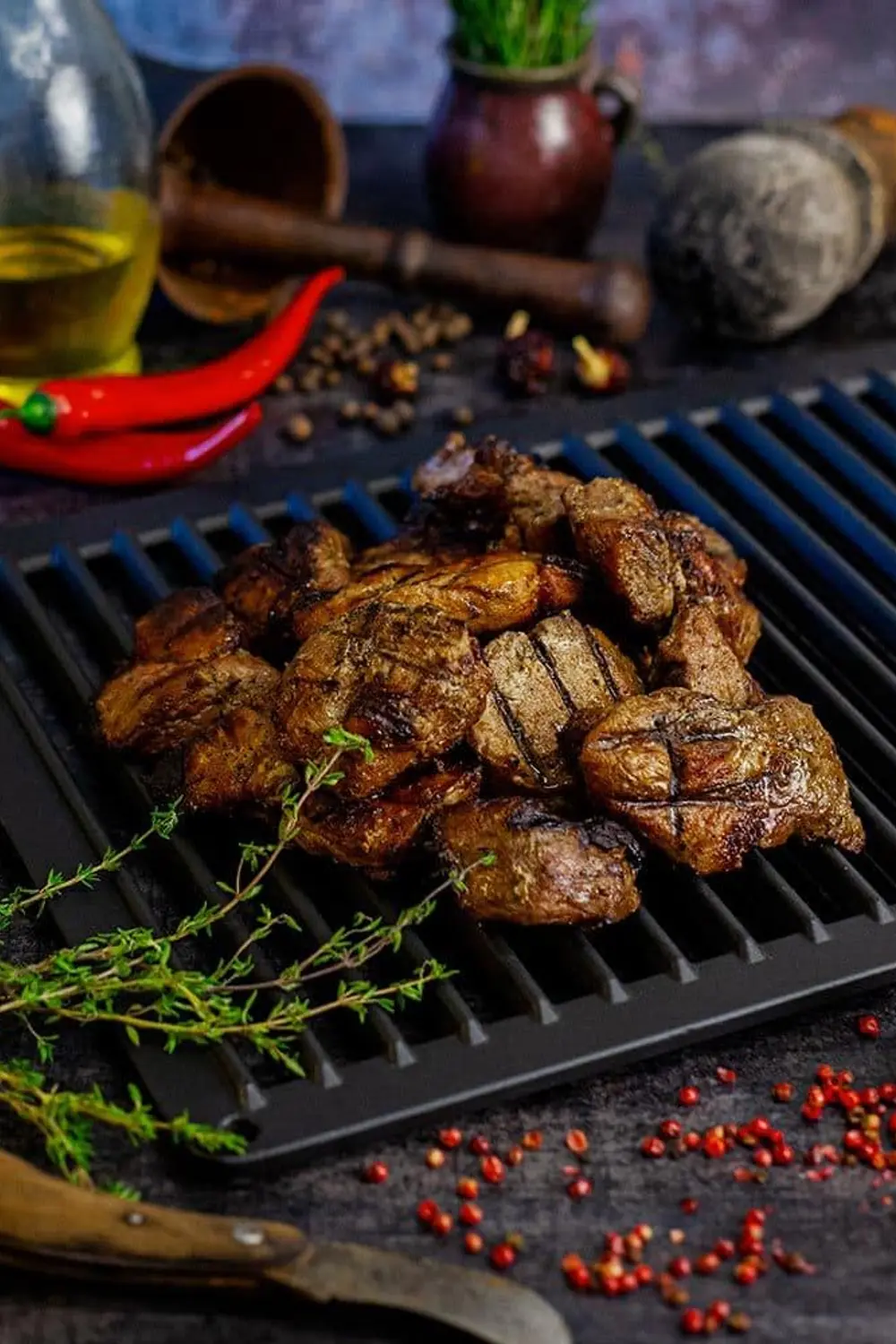 Frigărui din carne de porc la grill foto