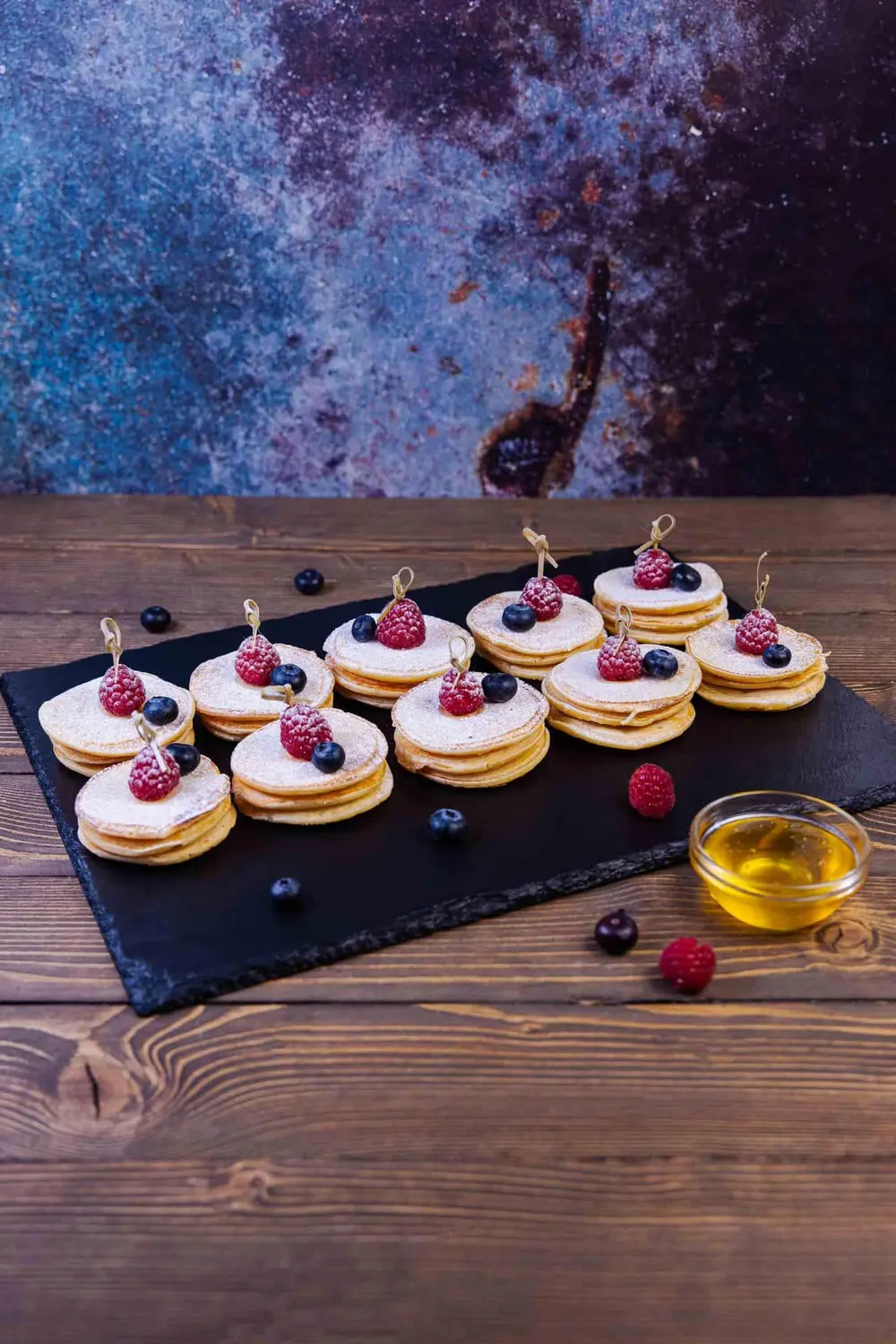 Mini pancakes cu fructe foto